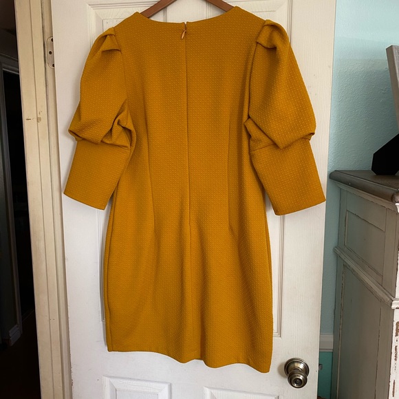 Dress - Picture 2 of 4